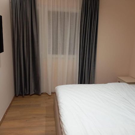 Djakbe Hotel Tirana Zewnętrze zdjęcie