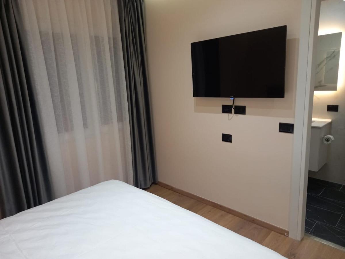 Djakbe Hotel Tirana Zewnętrze zdjęcie