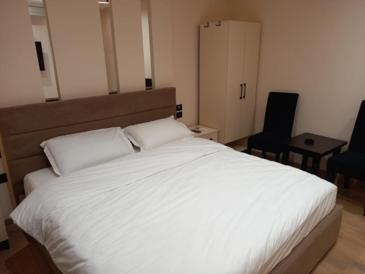 Djakbe Hotel Tirana Zewnętrze zdjęcie