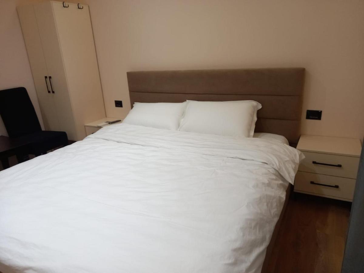 Djakbe Hotel Tirana Zewnętrze zdjęcie